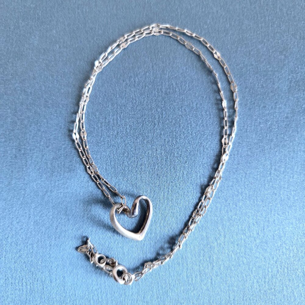 Sterling silver heart pendant - Picture 6 of 6